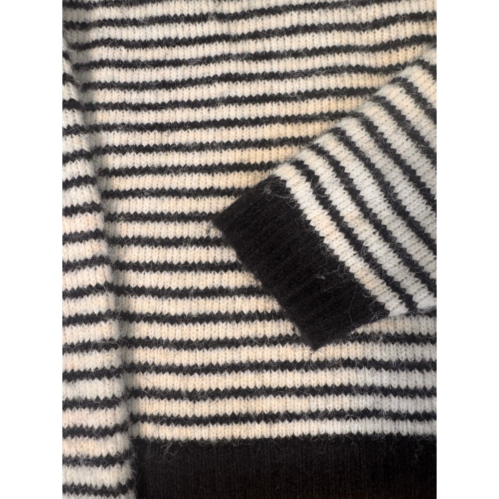 American Eagle Striped Raglan Crewneck Sweater Black White Fuzzy Medium - Picture 2 of 6